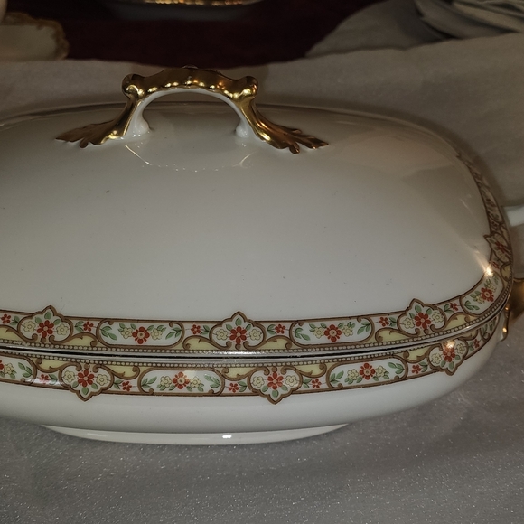 24k Gold Antique Vignaud Limoges France- Pattern VIG167. Serving dishes. - Picture 5 of 16